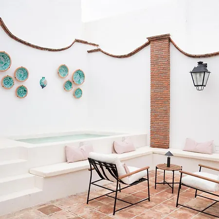 Puerta De La Axarquia Boutique Hotel *